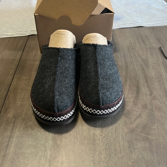 Brand new women UGG Refelt Tasman, size: 10, black - Picture 6 of 8